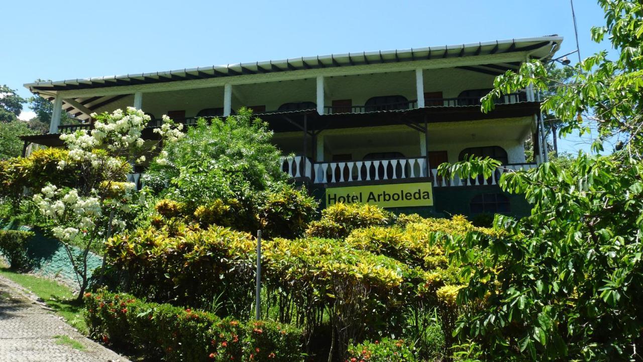 Hotel Arboleda Quepos Bagian luar foto