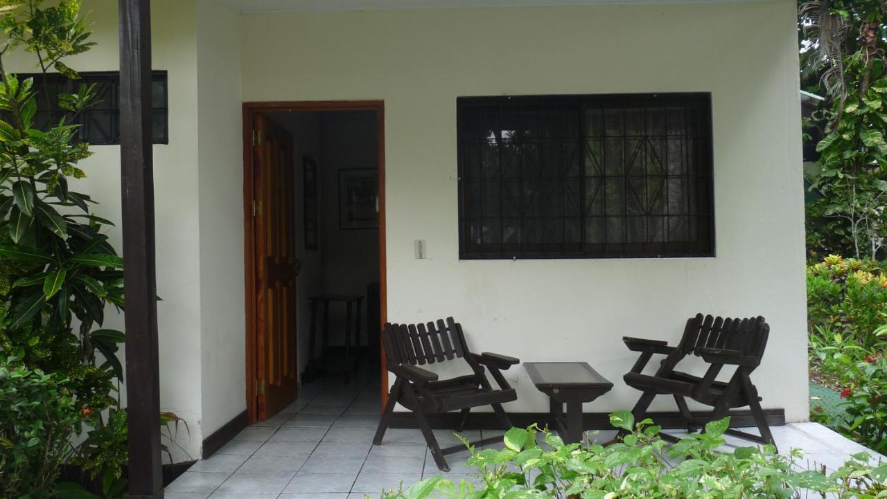 Hotel Arboleda Quepos Bagian luar foto