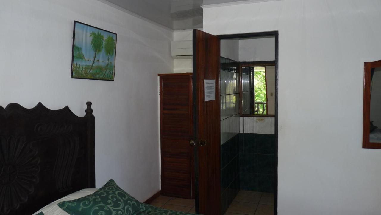 Hotel Arboleda Quepos Bagian luar foto