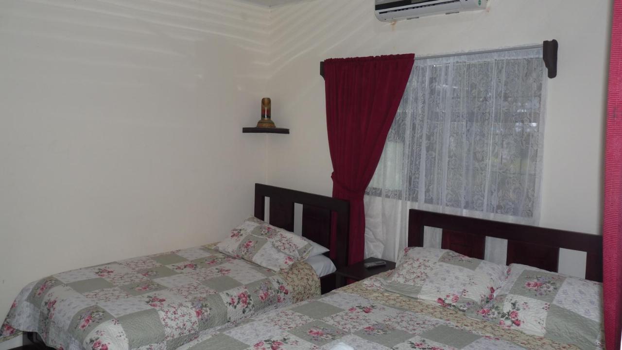 Hotel Arboleda Quepos Bagian luar foto